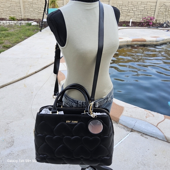 NWT BETSEY JOHNSON BLACK SATCHEL w/REMOVABLE MIRROR - Picture 6 of 9